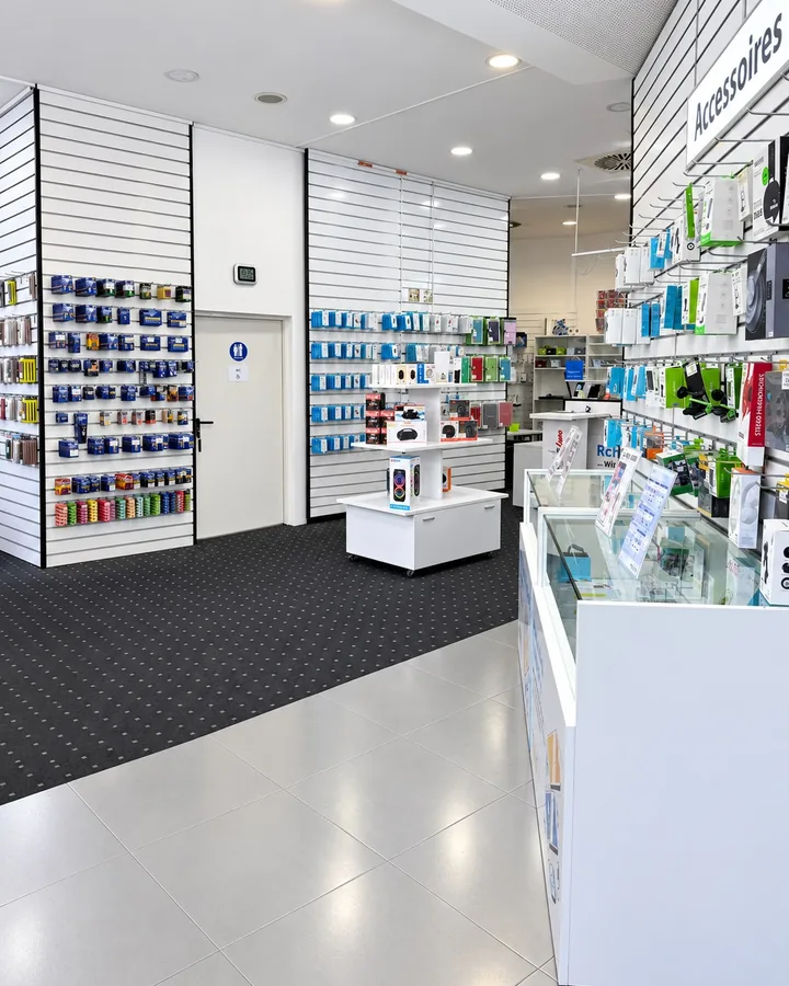 Zubehörbereich im Ladengeschäft von Handy iRepair